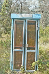 Valdanos-phone-booth-2